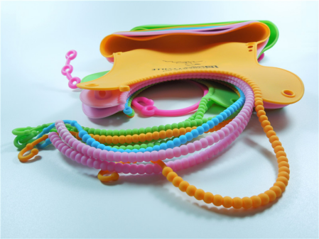 草莓视频在线看污矽膠圍(wéi)嘴兜