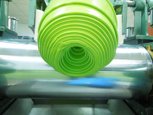 原材料(liào)混煉_副本.jpg 原材料混煉_副本.jpg