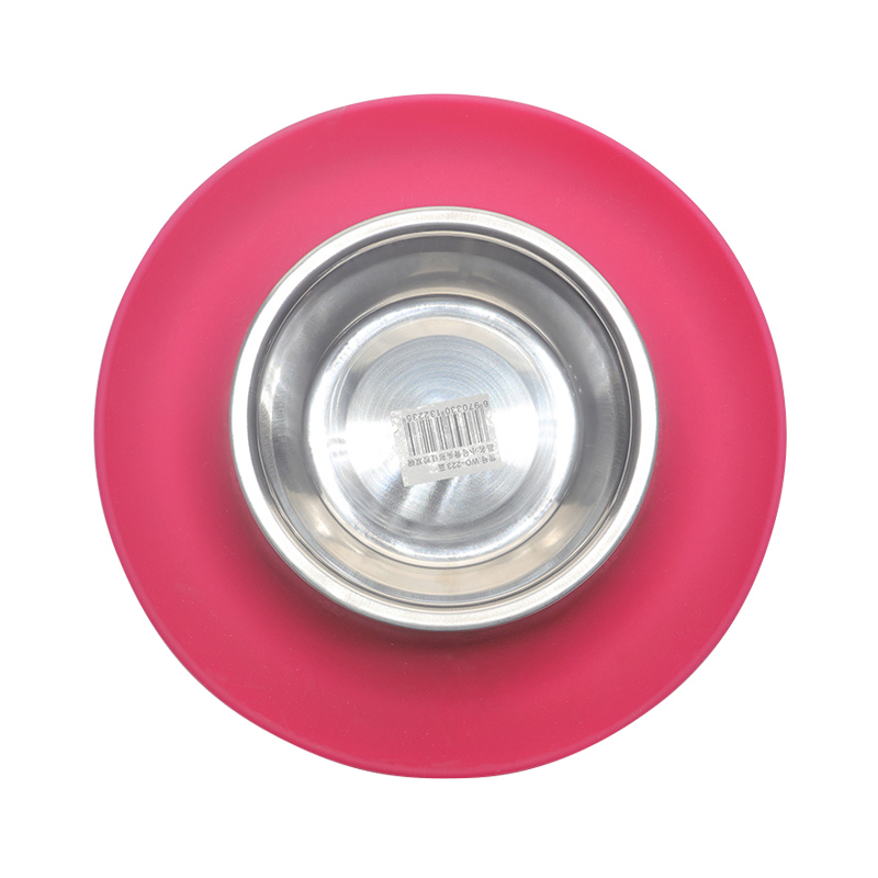 環保矽膠碗紅綠兩色，可供中小型寵（chǒng）物使用